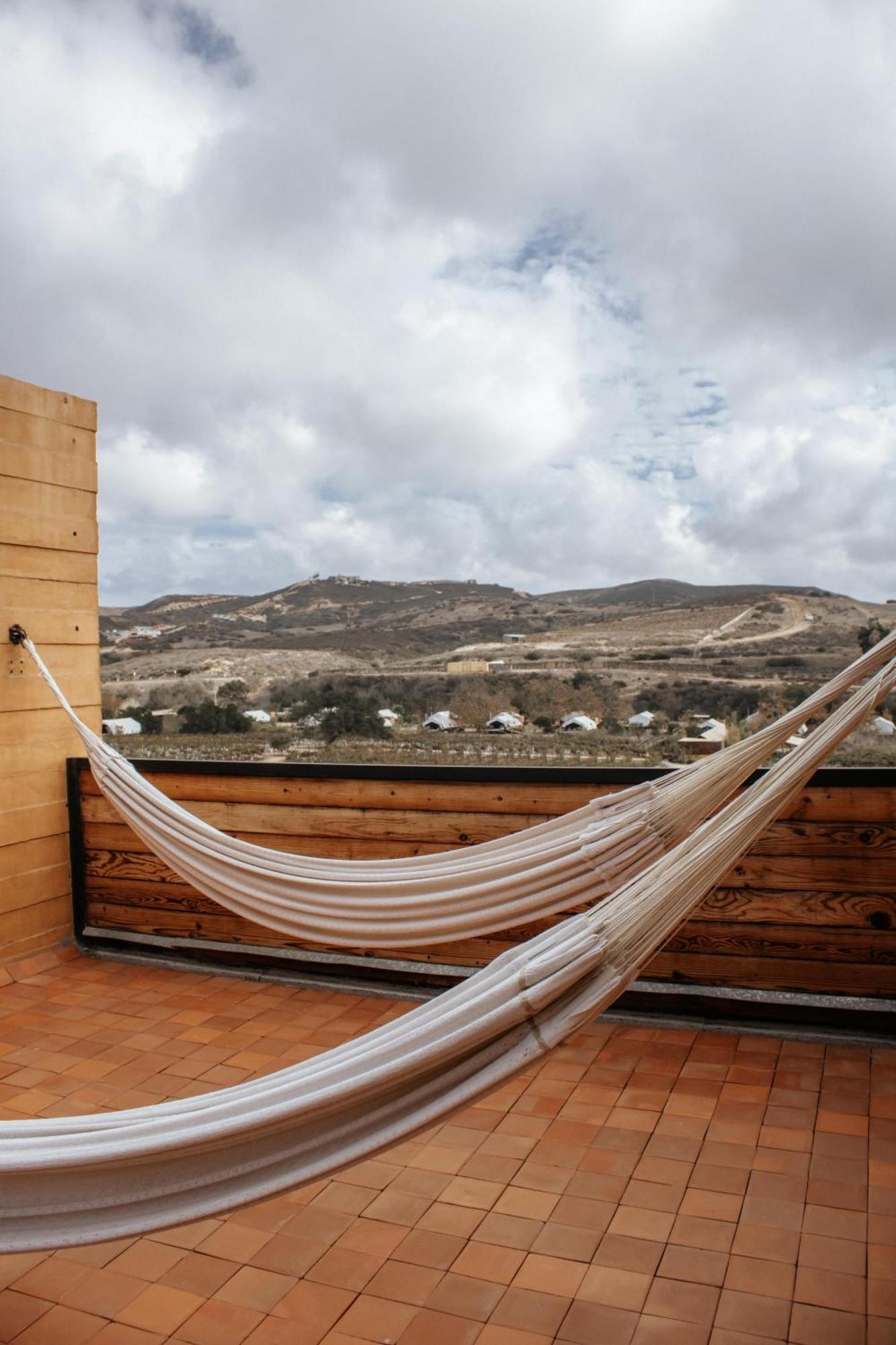 Hotel Cuatro Cuatros Ensenada Exterior photo